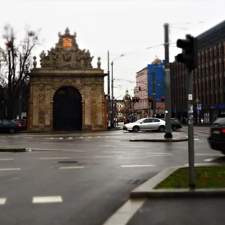 Kghn Wyszynskiego 12 Brama Portowa *